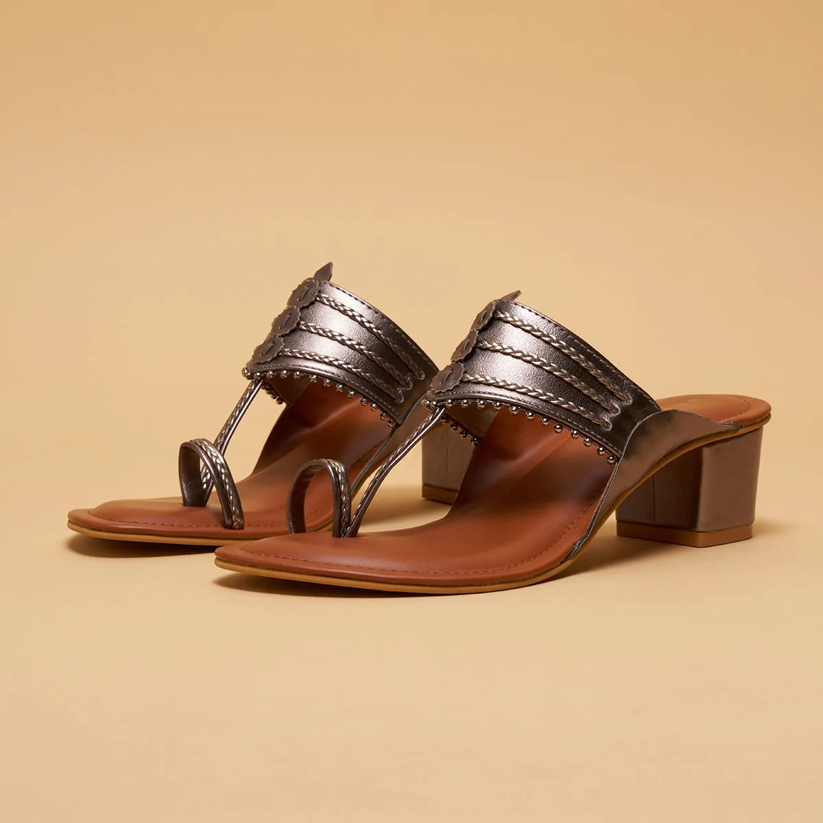 Nargis Kolhapuri Heels