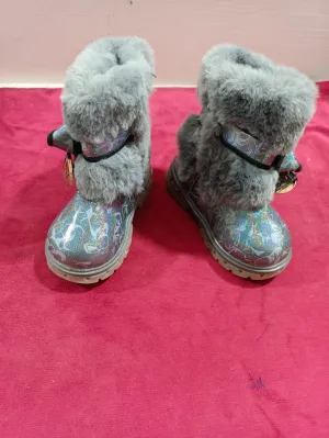 New Baby girls Stylish Shoes in Fur Design