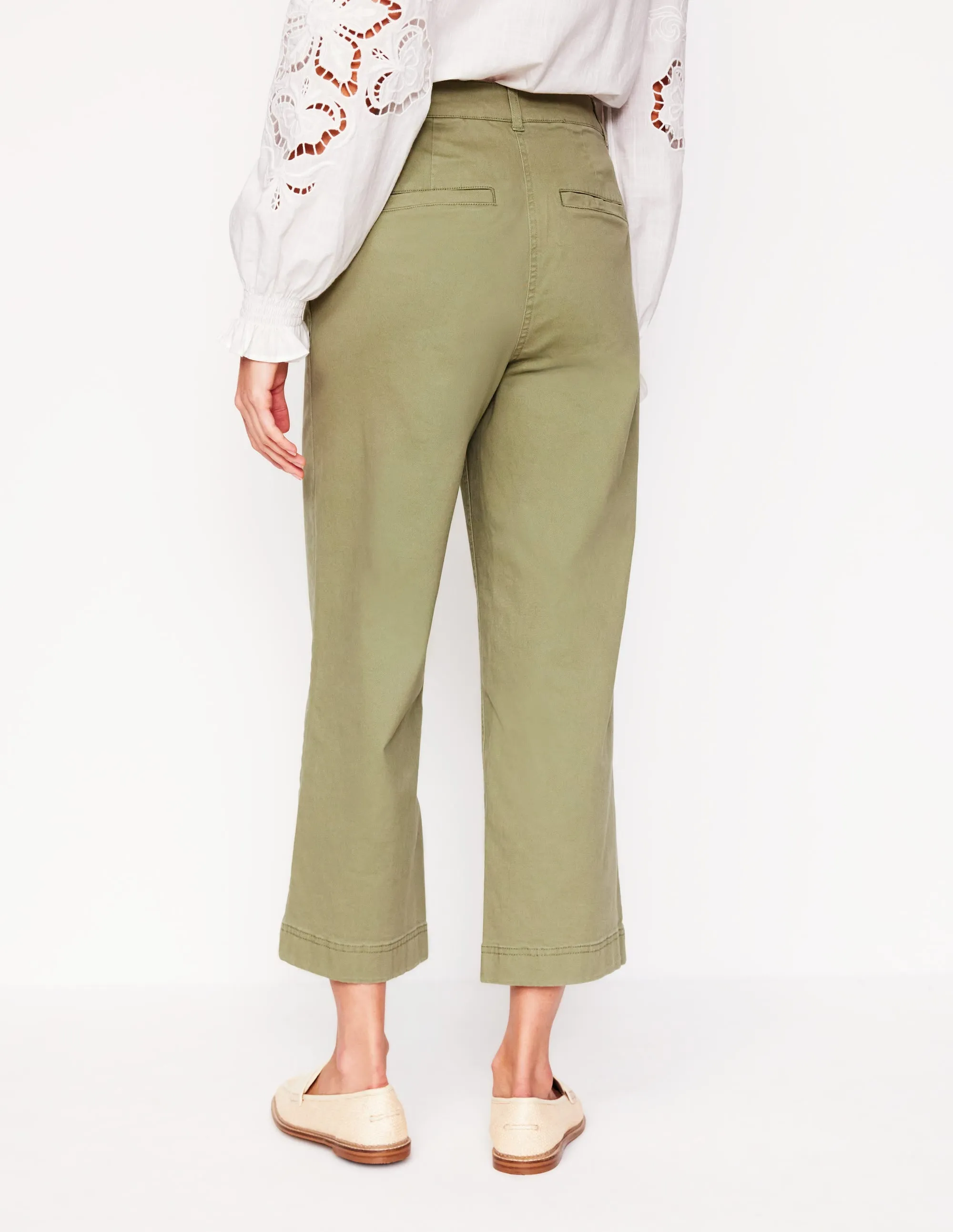 Patch Pocket Crop Chino-Larch Green