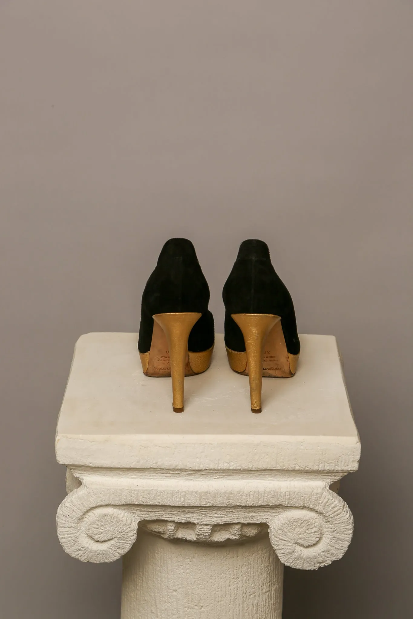 SERGIO ROSSI Suede Leather Pumps