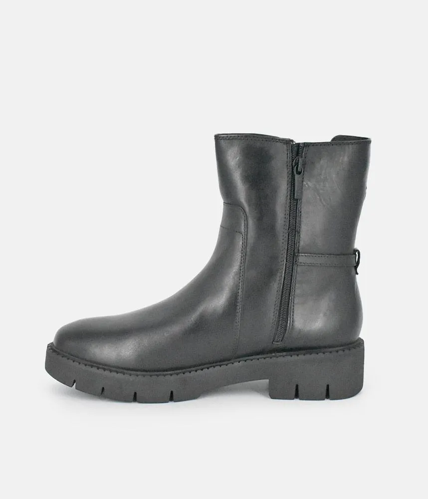 Tamaris Stylish Black Ankle Boots