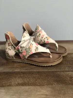 Very G Sparta Sandal | Cream Floral