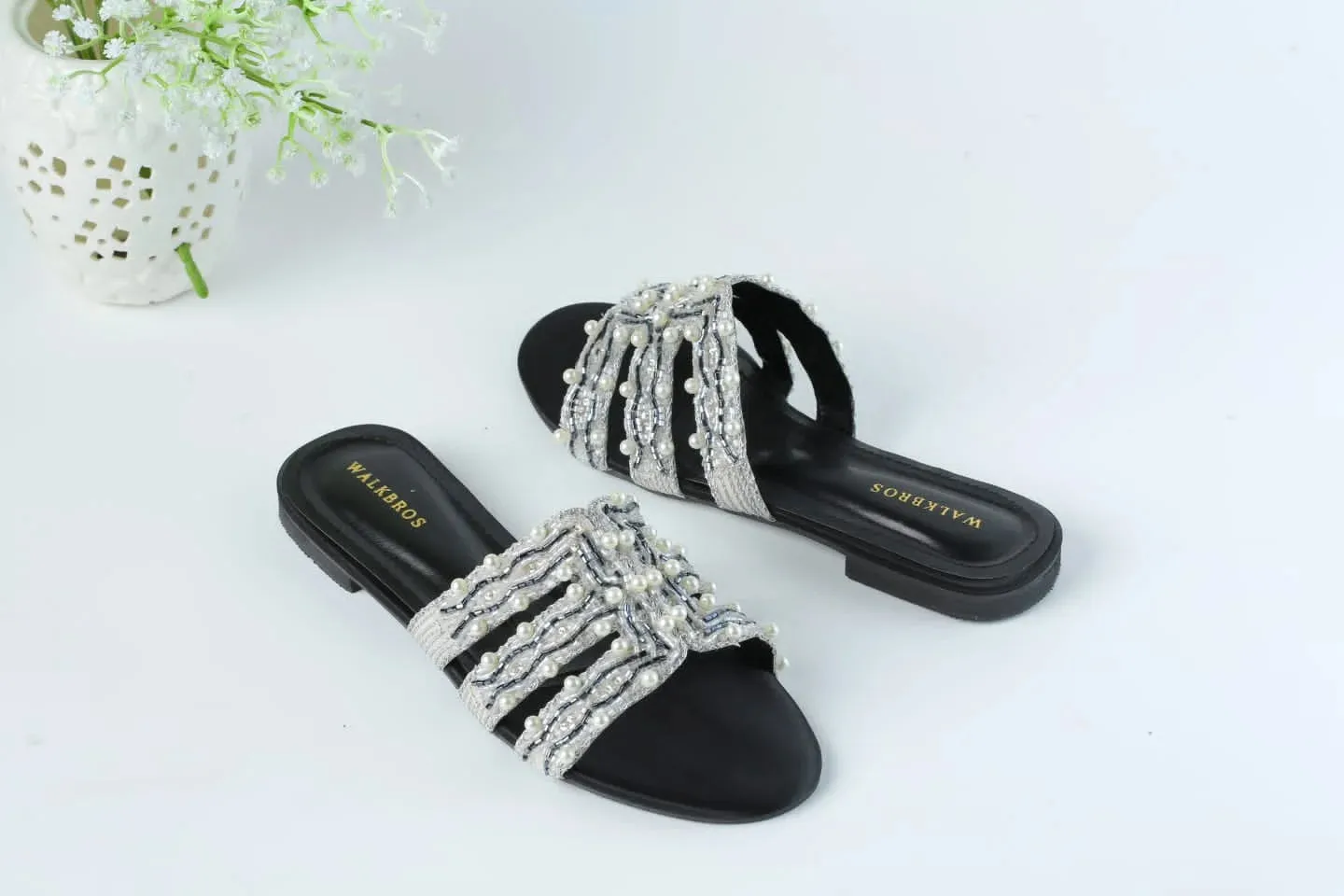 WALKBROS EMBROIDERED PEARLS FLATS - BLACK